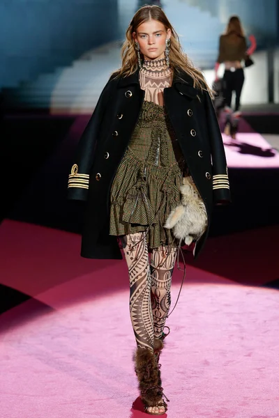 Look 9